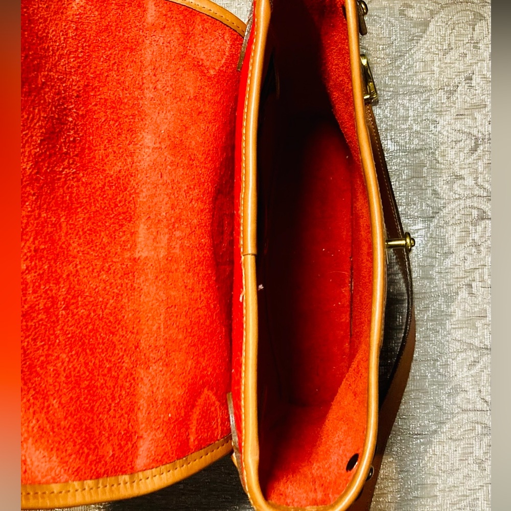 Red leather Dooney crossbody purse - Picture 3 of 3